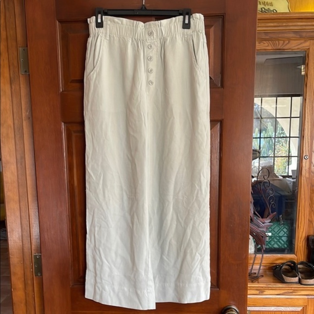 Side stitch wide leg cropped button front pants small